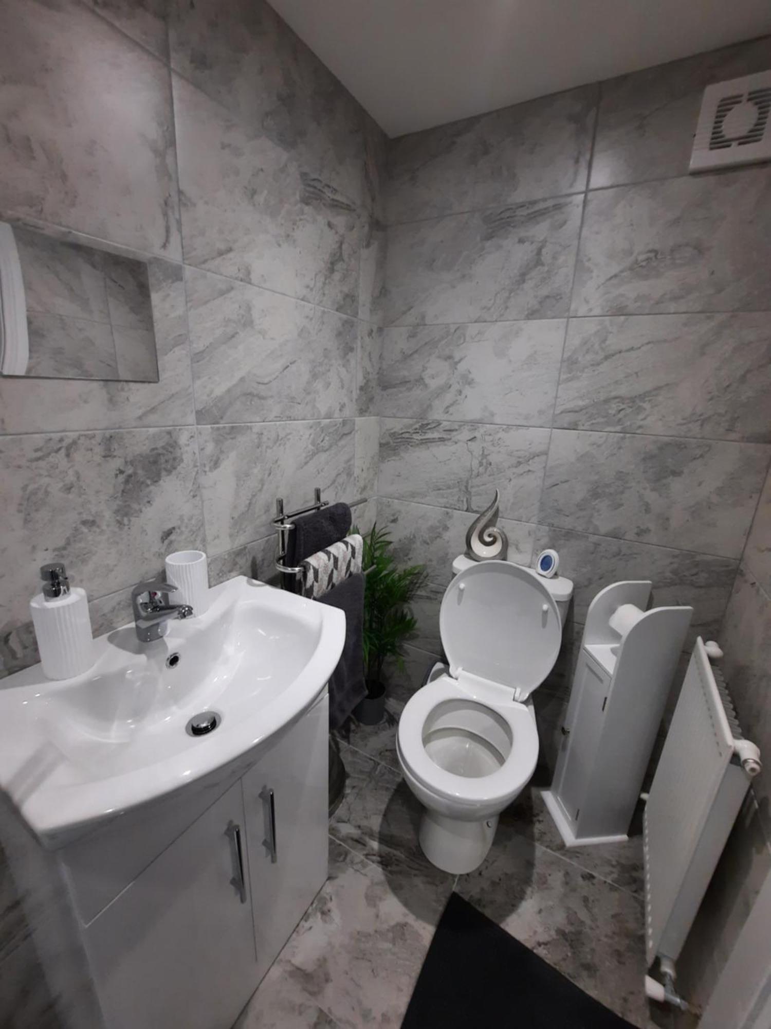 Forest View Impeccable Two Bedroom House 罗斯特雷弗 外观 照片